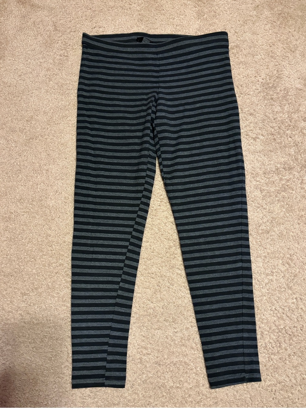 Express Clothing Stripped Cropped Leggings